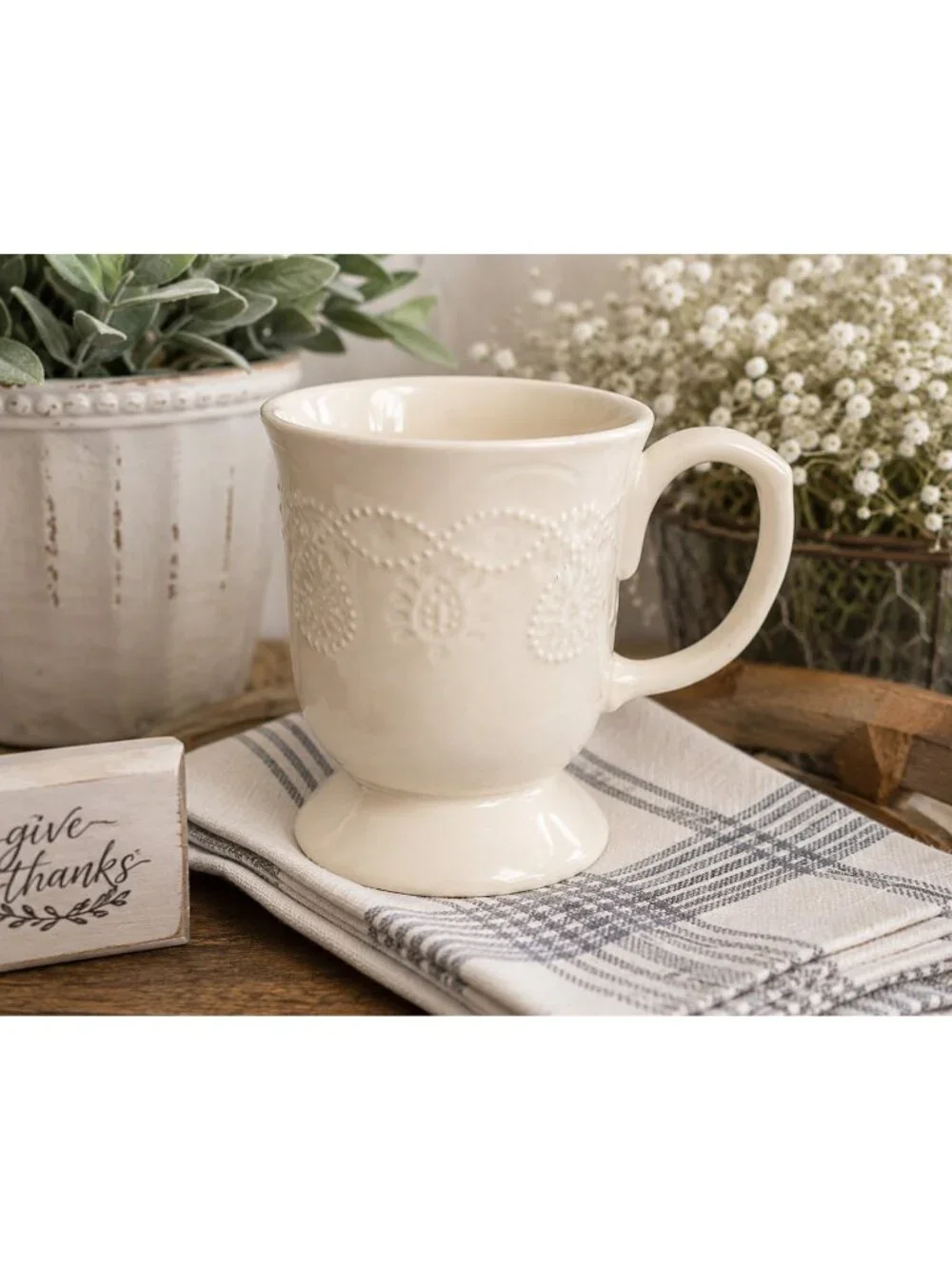 The Pioneer Woman Cowgirl Lace Linen 14 oz Footed Mug Embossed Stoneware